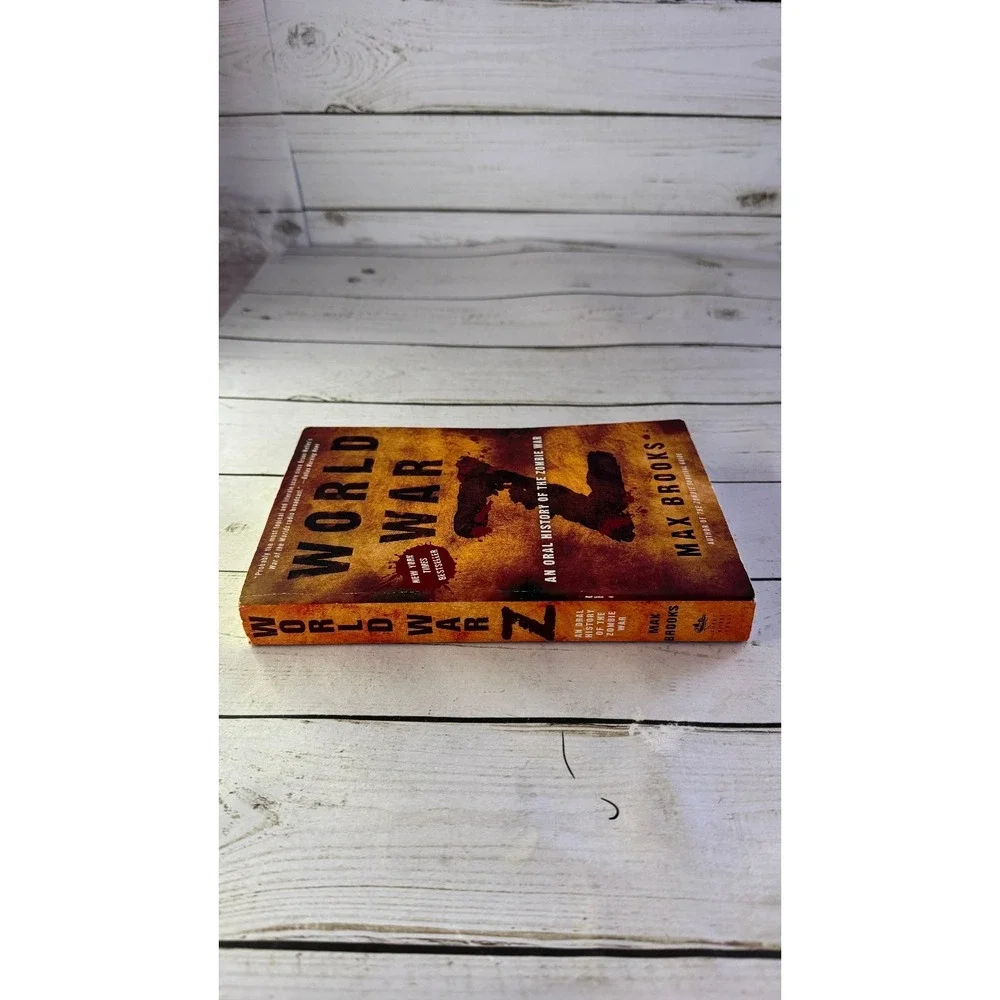 World War Z Max Brooks 2006 First Paperback Edition Zombie Fiction